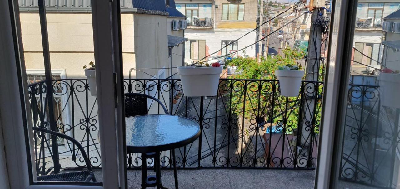 Bookinist Apartment Kutaissi Exterior foto